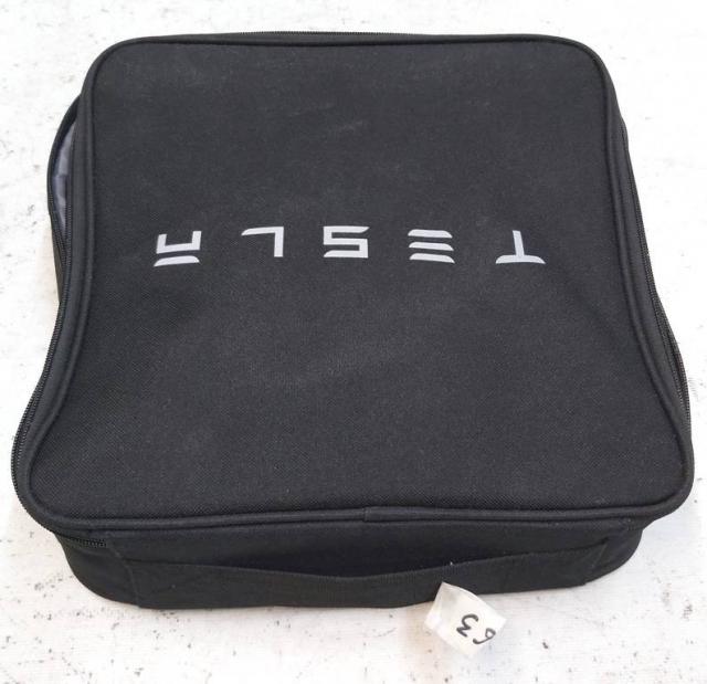 Sac chargeur TESLA Tesla 1126118-00-B x