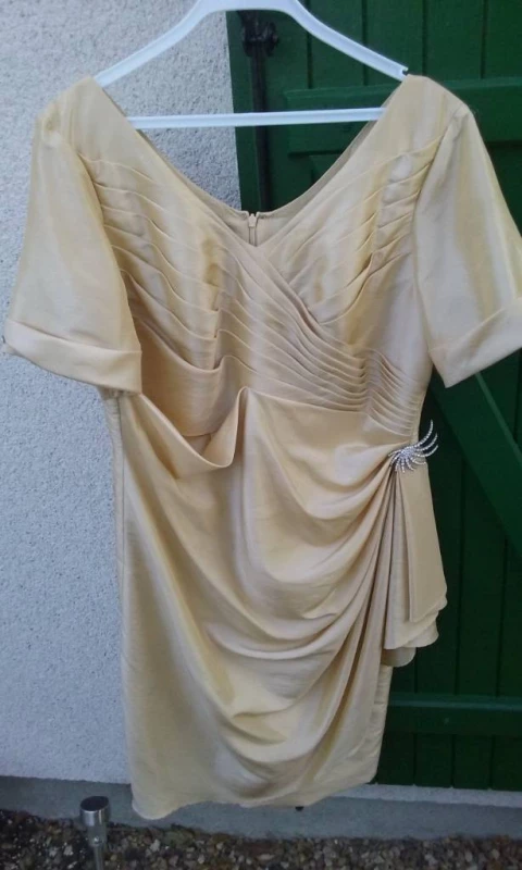 A  saisir robe de mariage, Mer