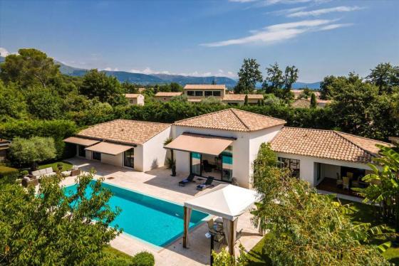 Splendide villa à Roquefort idéale pour famille