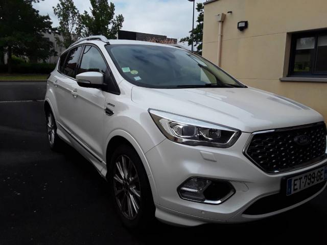 Voiture ford kuga vignale