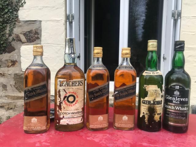 5 bouteilles de whisky écossais année 70