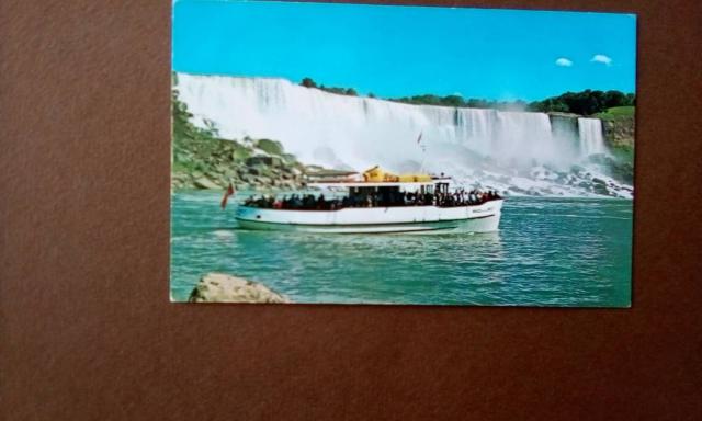 Carte postale des chutes du Niagara.