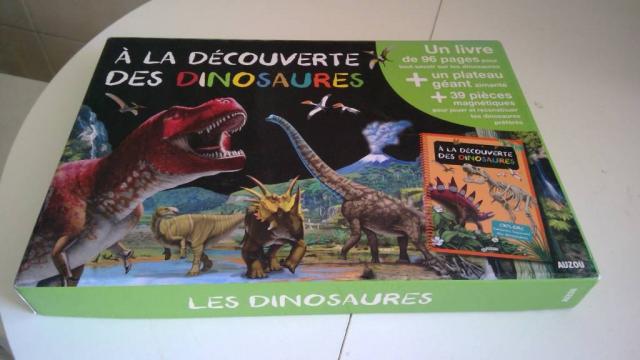 A LA DECOUVERTE DES DINOSAURES (Auzou)