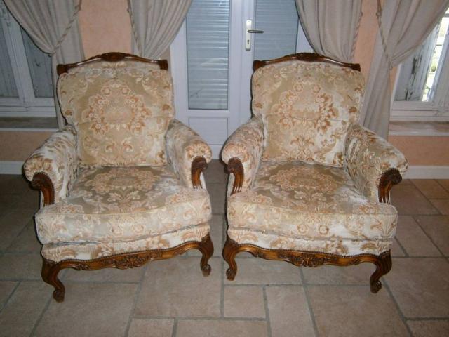 2 fauteuils en bois massif et tissus