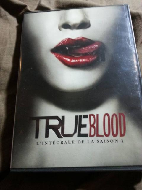DVD TRUE BLOOD INTEGRALE SAISON 1.