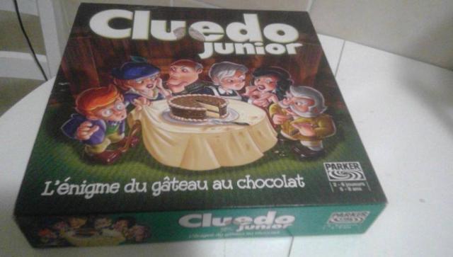 CLUEDO JUNIOR l'enigme du gâteau au chocolat (parker)